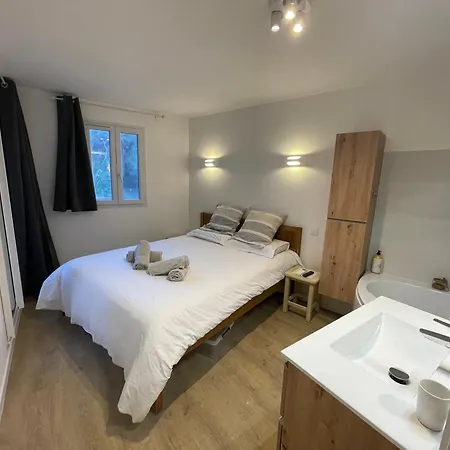 Apartment Bergerie Renove Clim Balneo Piscine Jardin Mediterraneen