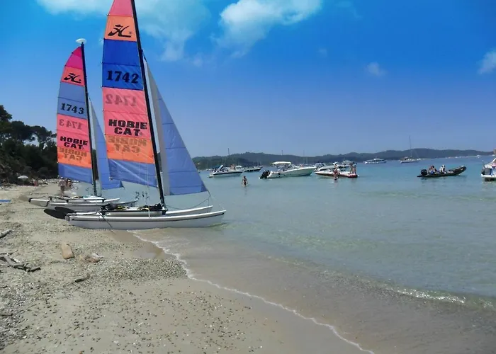 Bergerie Plage Entierement Renove Prestations Premium Baignoire Balneo Clim Vue Piscine Et Parc Hyères